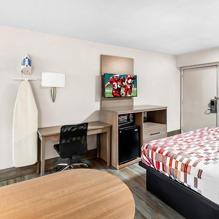 Red Roof Inn Indianapolis North - College Park Экстерьер фото