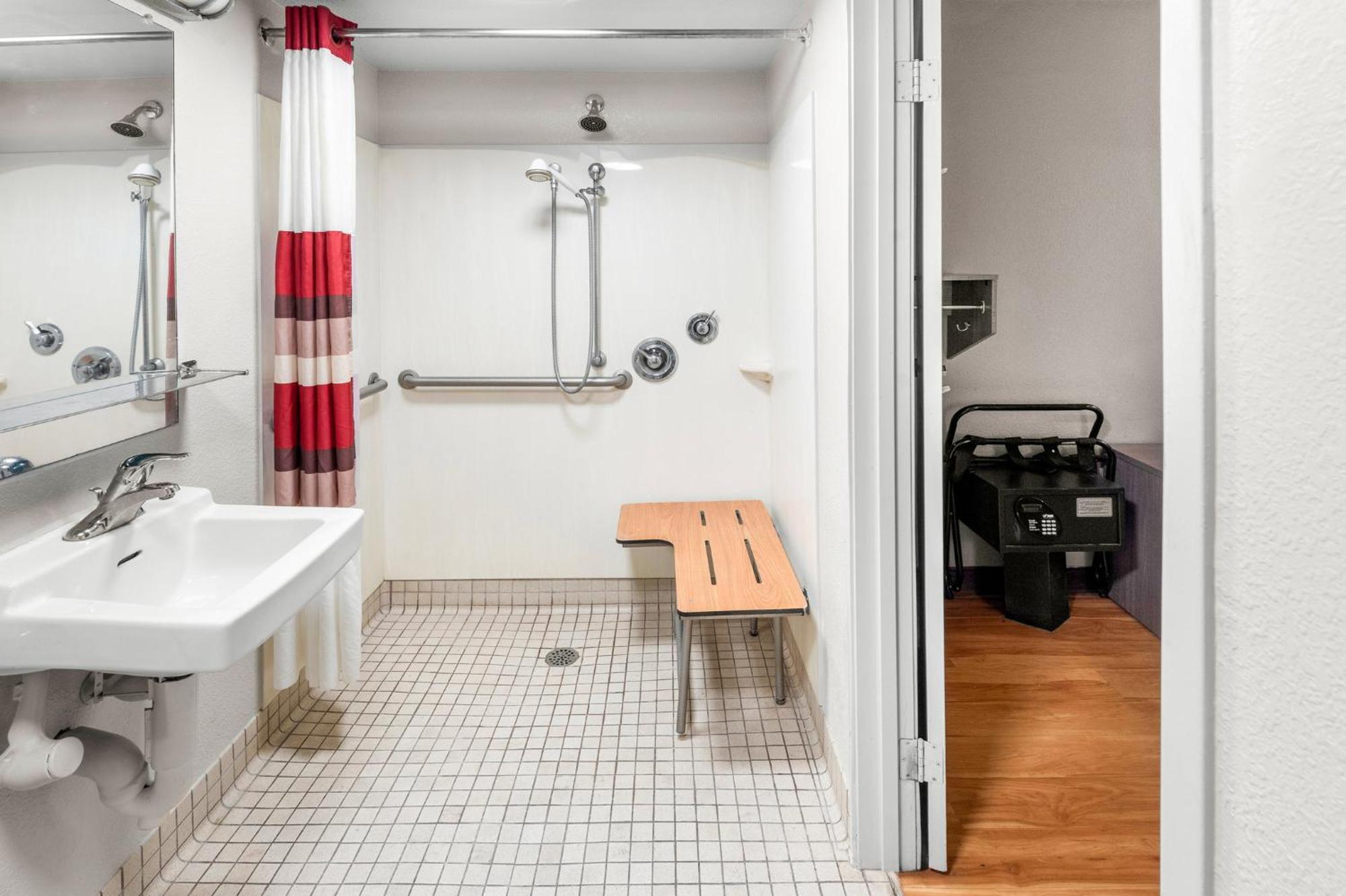 Red Roof Inn Indianapolis North - College Park Экстерьер фото