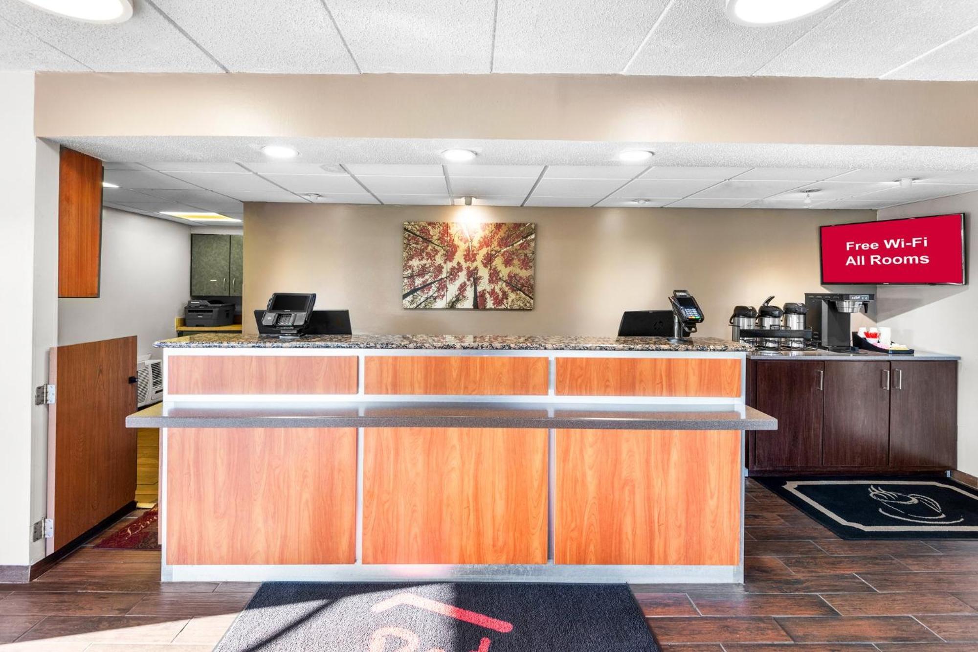 Red Roof Inn Indianapolis North - College Park Экстерьер фото