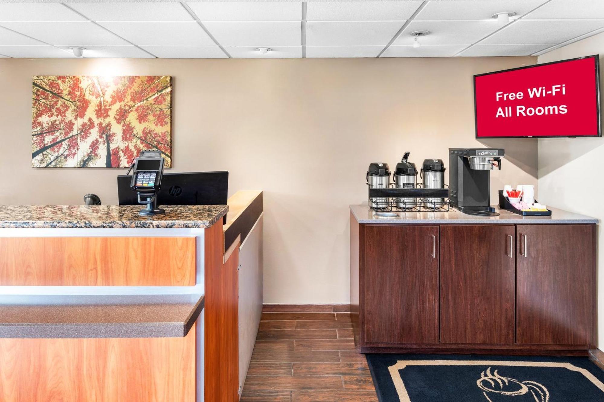 Red Roof Inn Indianapolis North - College Park Экстерьер фото