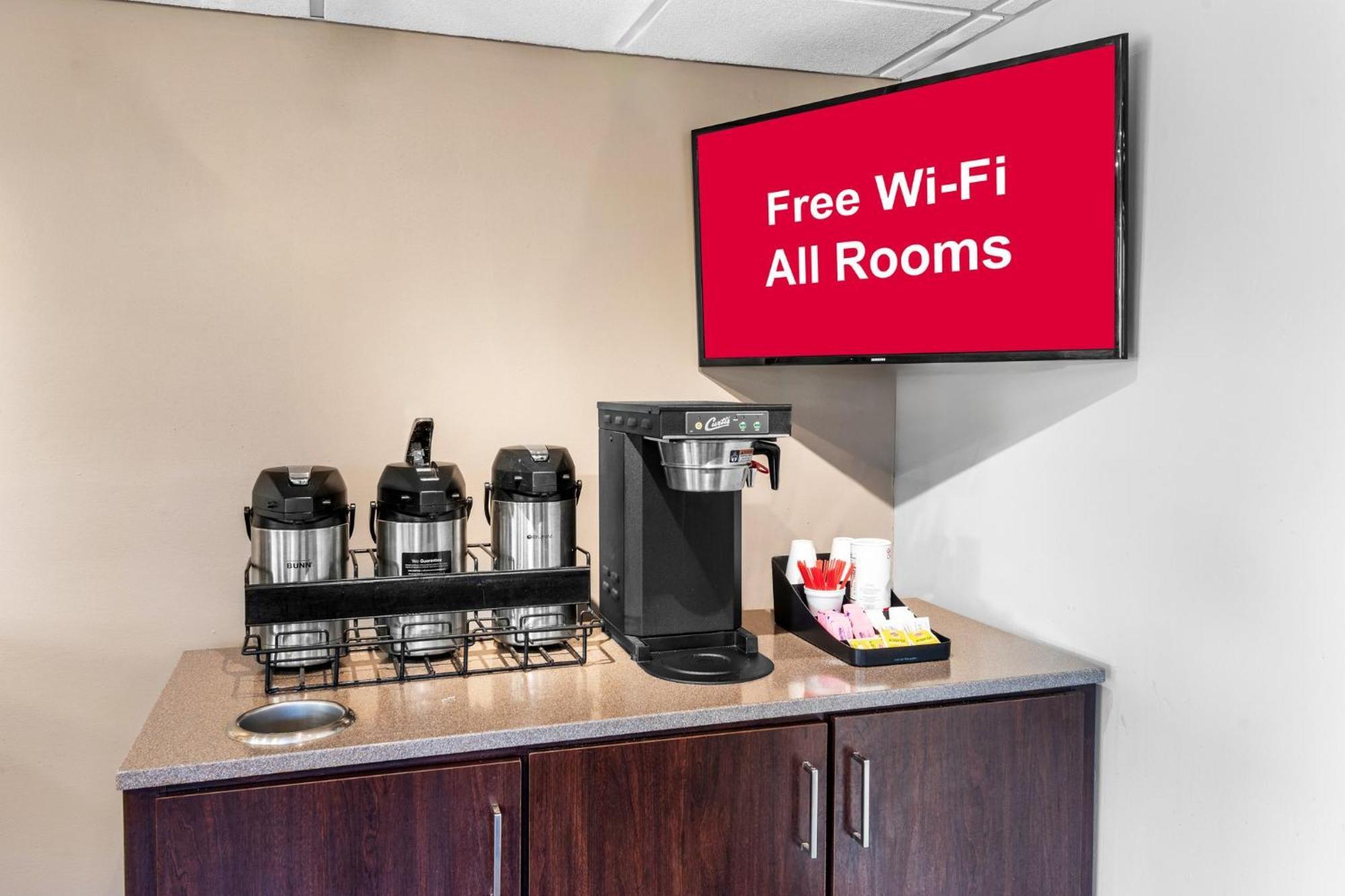 Red Roof Inn Indianapolis North - College Park Экстерьер фото