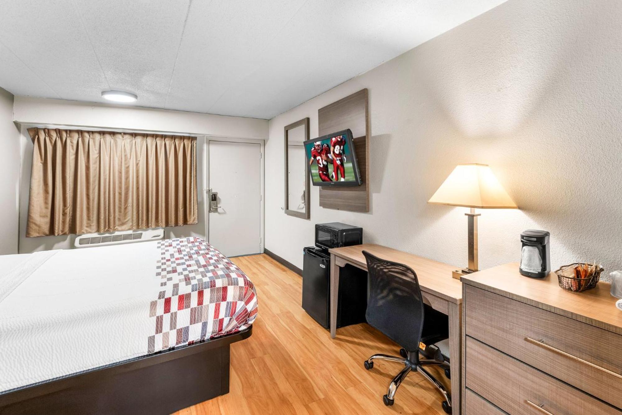 Red Roof Inn Indianapolis North - College Park Экстерьер фото