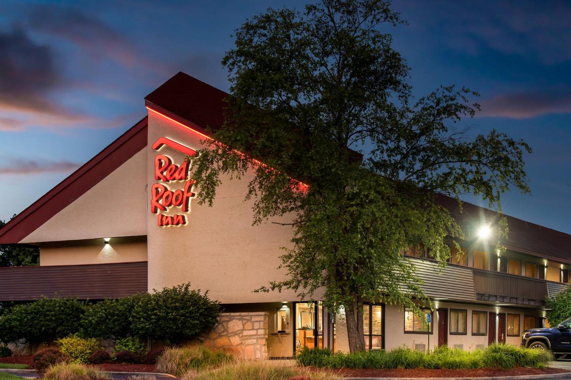 Red Roof Inn Indianapolis North - College Park Экстерьер фото